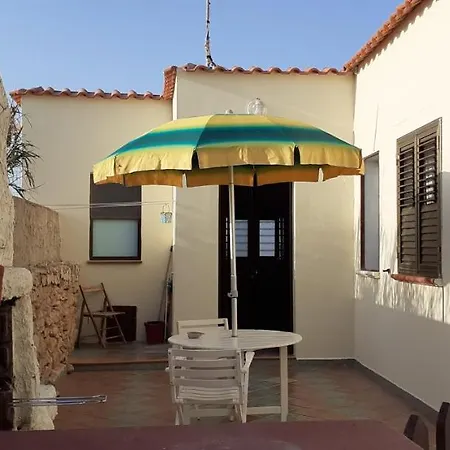 公寓 La Casa Dei Delfini 兰佩杜萨
